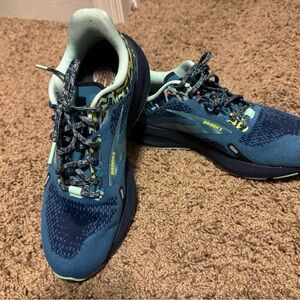 Brooks Blue Athletic Shoes with Durable Sole and Mesh Design